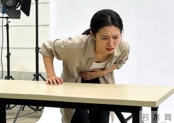 女模特与印度男子接触后，做人流手术，10天后复查，结果怎么样了