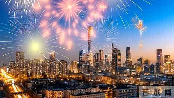 过了五十岁，我发现，有四个爱好的男人，看似聪明，实则很傻