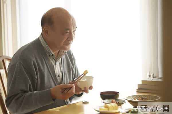 退休老人：衣有三不穿，饭有三不吃，门有三不进