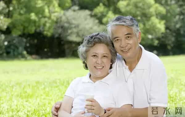 两性关系-不管你信不信，女性过60岁，基本都有如下几个需求！