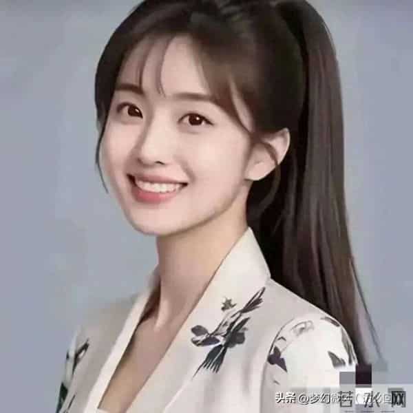 两性关系:女人不给你发消息,也不主动找你,你就这样做