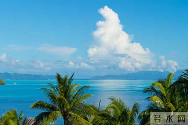 一个女人,如果有这3种行为,往往说明她只是和你“玩玩”