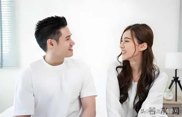 女人默许这三件事,其实是在暗示她爱你