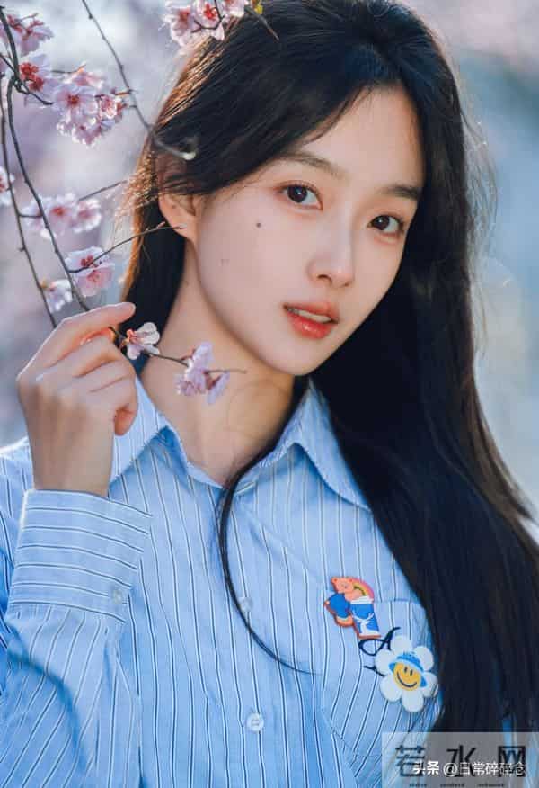 双鱼座：温柔变实力，年底迎来幸福大反转