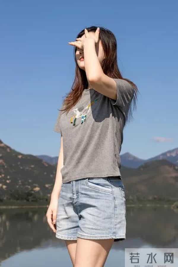 向内扎根,在自己的世界里丰盈,在他人的目光里从容