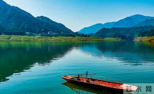 任何人与你聊天，都要记住，聊什么都可以，这三件事千万别聊