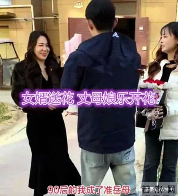 36岁女子当丈母娘，颜值气质超过女儿，网友：看到丈母娘心动了