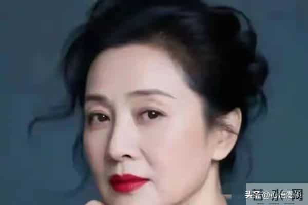 我49岁绝经后,被丈夫分房睡,我用半年时间,让他哭着后悔!