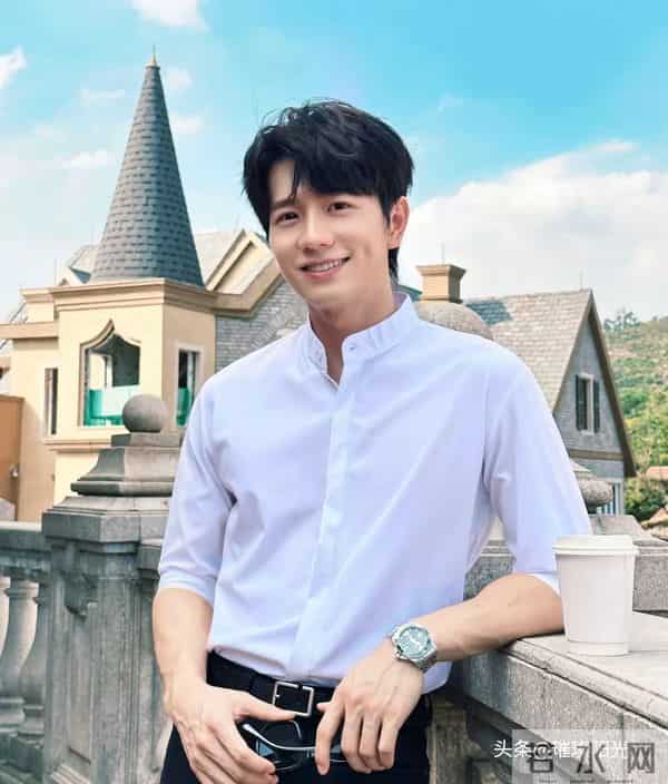 男人都有一个通病,那就是看见漂亮的女人,都会心动