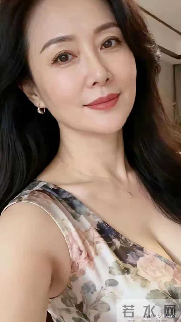 我48岁。和54岁男性出去玩了半月，回来果断提出散伙，太无语了。