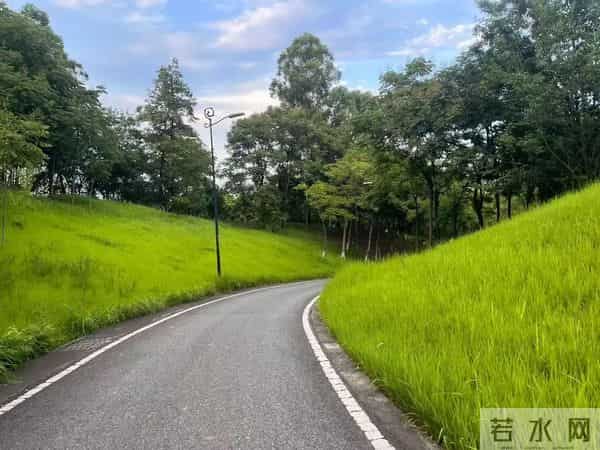 大多数女人愿意和一个男人长期保持联系，原因往往就那么两点！