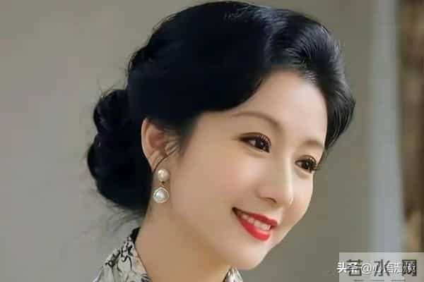 我49岁绝经后,被丈夫分房睡,我用半年时间,让他哭着后悔!