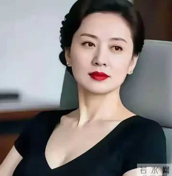 50岁后越碰越恩爱!男人碰女人这个地方,比亲吻拥抱还让她心动