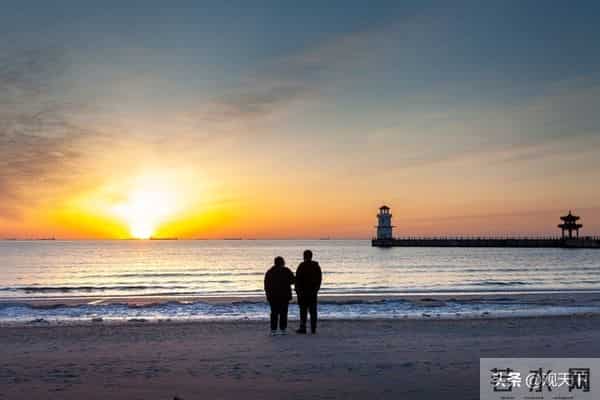 老了才明白:夫妻到七十,若还有这三样,余生无憾