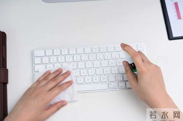 低谷不是终点，是人生在悄悄给你腾位置