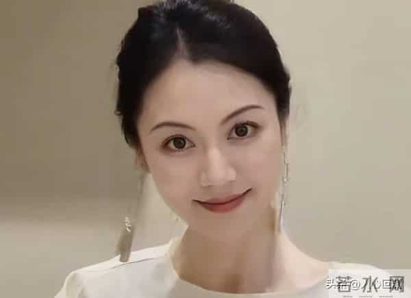 “她是不是喜欢你？”直男式观察指南，让你不再错过信号