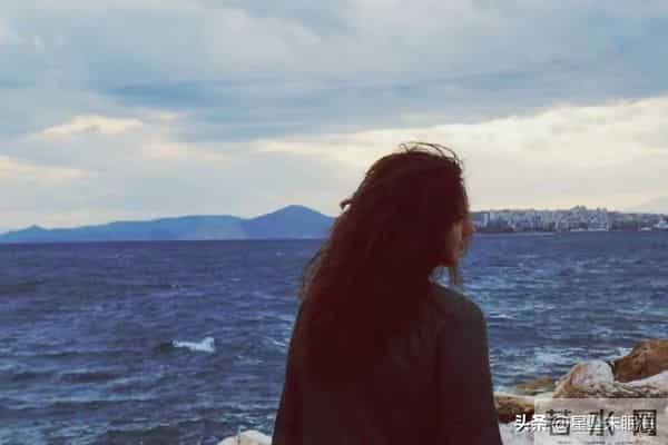 两性关系，女人允许你“看”这里，就是对你动情了，千万别错过