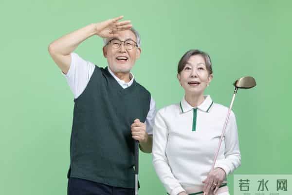 那一晚,洗完澡,我掀开了70岁老伴的被子,她说“我们分居吧”