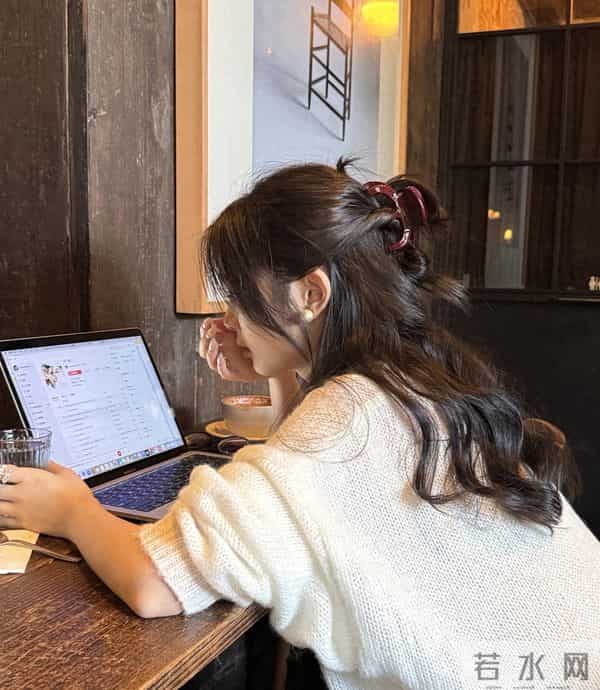 文案|别无所求,只想被阳光晒透