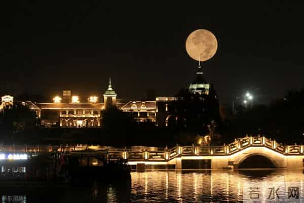 段永平语录集:如果一个有钱人因为钱而不快乐是很愚蠢的