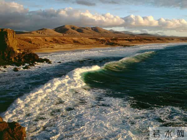 一个女人,如果有这3种行为,往往说明她只是和你“玩玩”