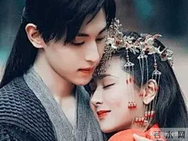 男人亲嘴不算啥，若是敢亲“这两个地方”恭喜你，他把你当爱人！