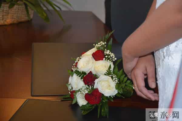 过来人一句话点醒：成年后的爱情，不是门当户对是心里有数