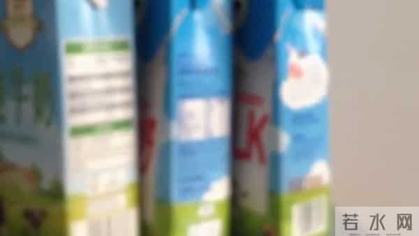 和父母同睡18年，男子内心产生阴影，他做出了一个惊人的举动