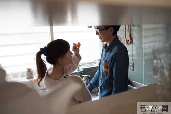 装得再深，也会露出来：男人心里有没有老婆，看这些地方