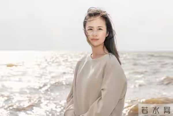 情感:女人想和你发展关系,有一个直接信号:2个字