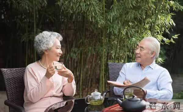 两性关系,多数女人过了60岁,还在渴望的4种陪伴,你知道几种?