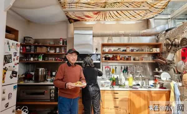 龚琳娜离婚1年未释怀,父母飞云南承包家务,老爸洗碗做饭太心疼