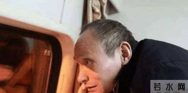 2011年,安徽48岁光棍因酷似普京,出场费5千,被俄罗斯富婆追求