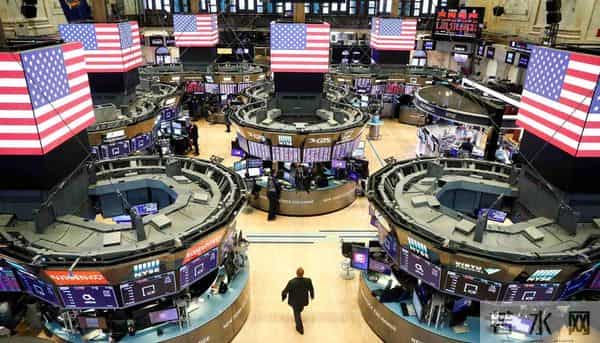 美国上中产高薪密码!医生律师程序员,咋一步步年薪破50万?