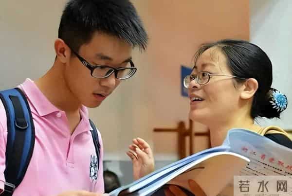 AI冲击下文科生的生存危机,“无用”专业为何反成就业市场新宠?