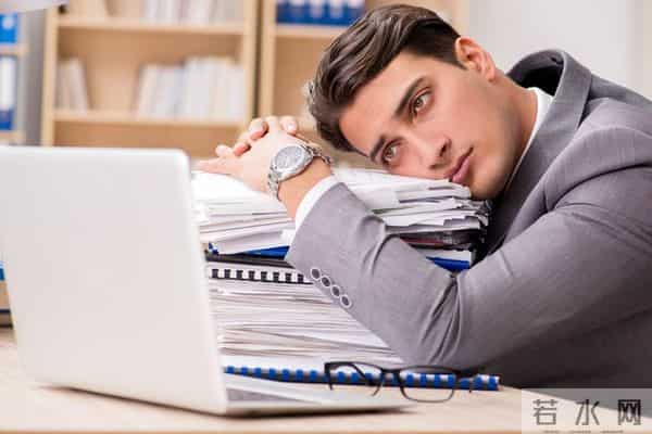 《拼命赚钱,是每个成年男人最清醒的体面和尊严》