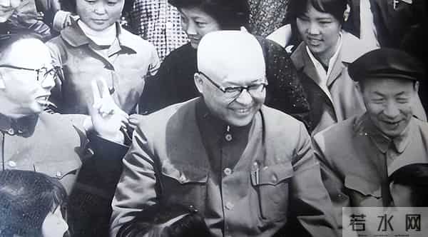 西北局负责人请上级派人当陕西第一书记,认为第二书记不能负重