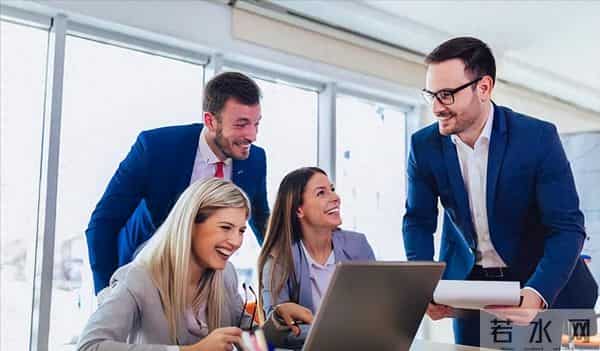 美国上中产高薪密码!医生律师程序员,咋一步步年薪破50万?