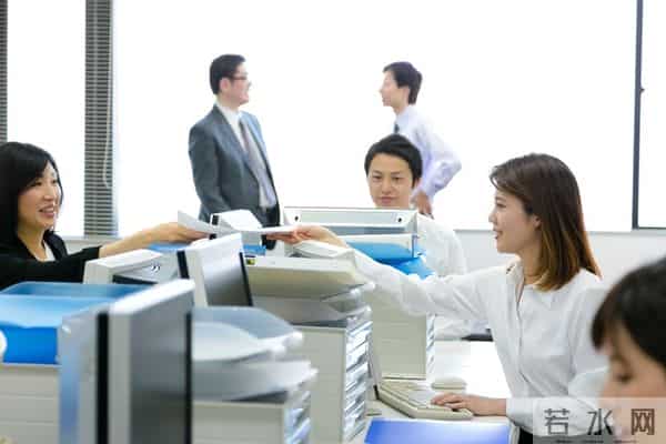 见过太多人后才懂:单位里迟早被提拔的人,都有这三个特质