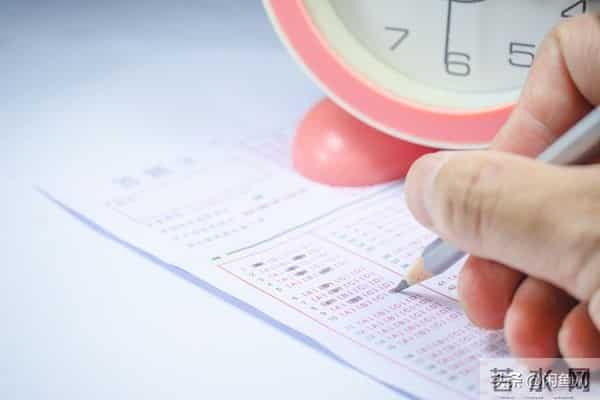 花3年考个成考,到底值不值?了解朋友的经历,发现真相有点扎心