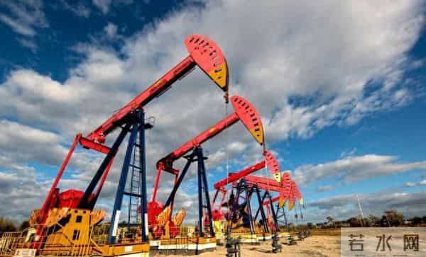 在油田上这么多年班,老职工天天就吃瓜了,没有啥不懂、看不惯的