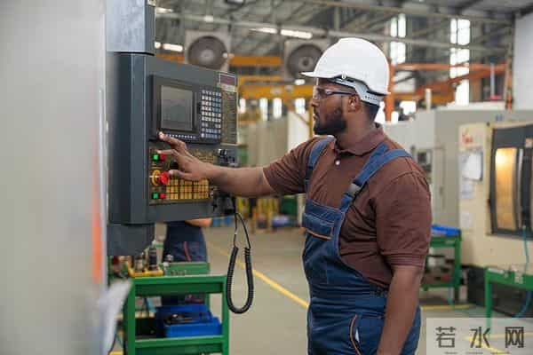 美国上中产高薪密码!医生律师程序员,咋一步步年薪破50万?