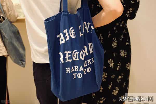 钱难挣时，聪明人都开始“不装了”；存款才是成年人最大的体面