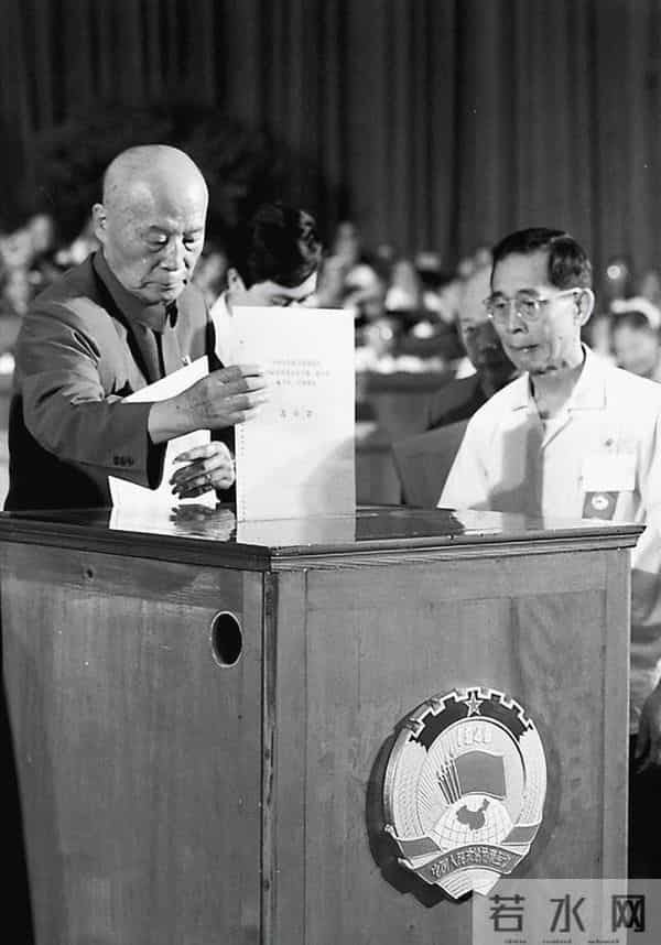 上将从副部长改代行部长又转代理部长,再提名部长,转正用7年