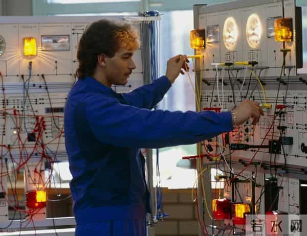 为什么现在电力系统的门槛,比当年985还难进?