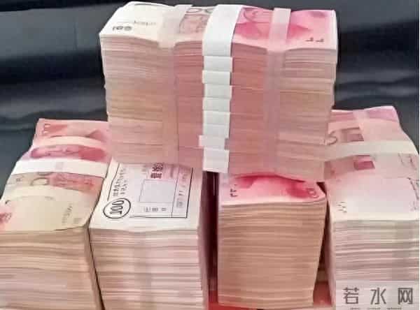 终于有专家说实话了!为什么,普通人存30万比“登天”还难?