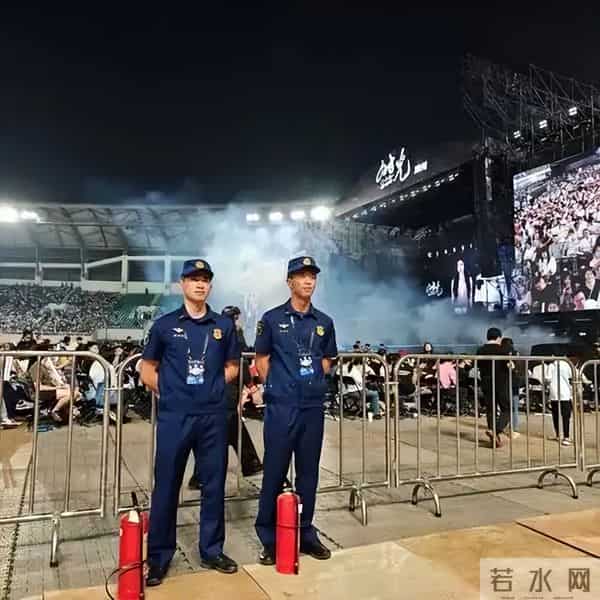 当代码敲不过35岁,他们捡起钢叉!大厂人的生存防御战有多真实