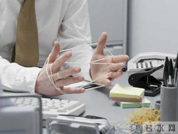 别让死工资困住你！这8个线上赚钱模式，普通人也玩得转