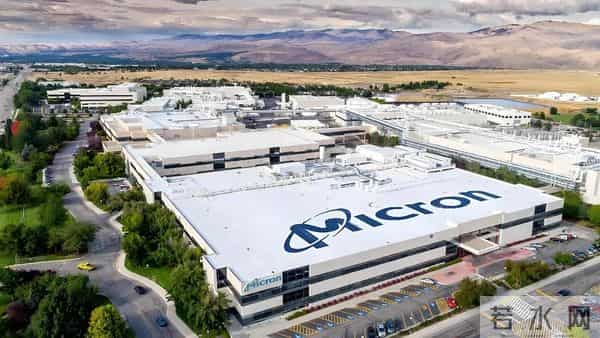 美国上中产高薪密码!医生律师程序员,咋一步步年薪破50万?