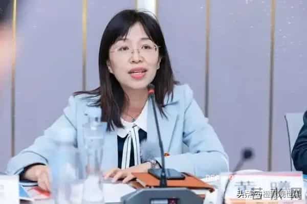 年薪千万+3000万安家费!高管高薪凭啥?打工人倒欠,3真相太扎心